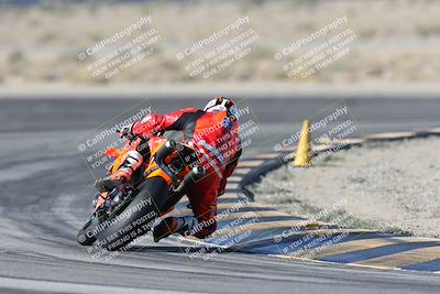 media/Dec-01-2025-Moto Forza (Mon) [[2daa91e15f]]/1-Advanced Group/Session 2 Turn 11 Backside/